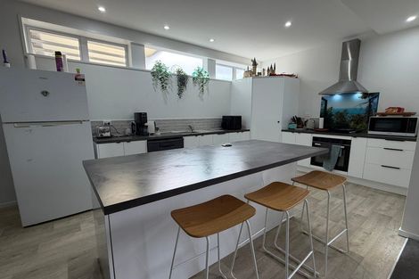 Photo of property in 355 Oxford Street, Levin, 5510