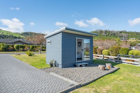 Photo of property in 76 Kenrigg Road, Kinloch, Taupo, 3377