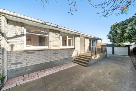 Photo of property in 2/12 Bridge Street, Melling, Lower Hutt, 5010