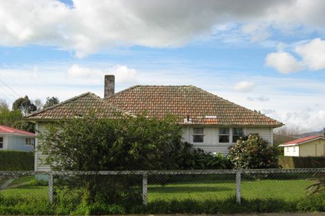 Photo of property in 77 Stout Street, Shannon, 4821