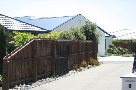 Photo of property in 9 Gwen Place, Redwood, Christchurch, 8051