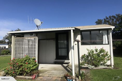 Photo of property in 2 Dodds Crescent, Otaki Beach, Otaki, 5512