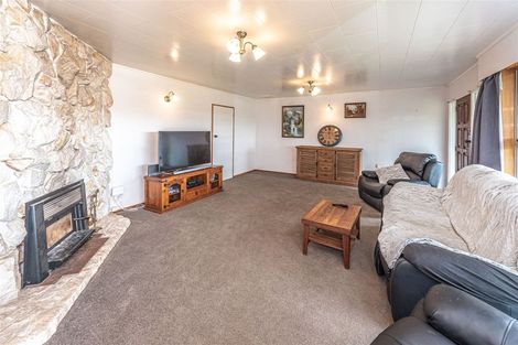 Photo of property in 16 Swinbourne Street, Waverley, 4510