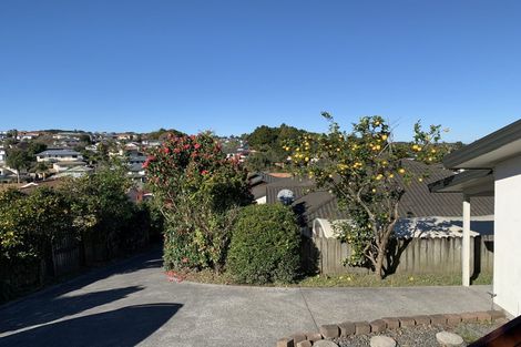 Photo of property in 12 Piper Place, Goodwood Heights, Auckland, 2105