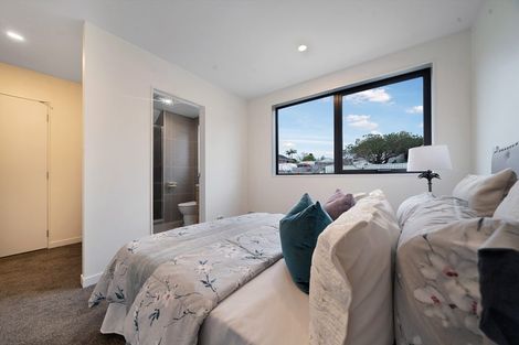 Photo of property in 28a Moire Road, Massey, Auckland, 0614