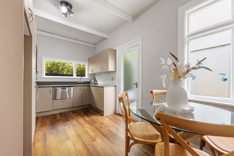 Photo of property in 1/166 Main Road, Redcliffs, Christchurch, 8081