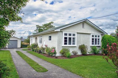 Photo of property in 6 Lansdowne Crescent, Lansdowne, Masterton, 5810