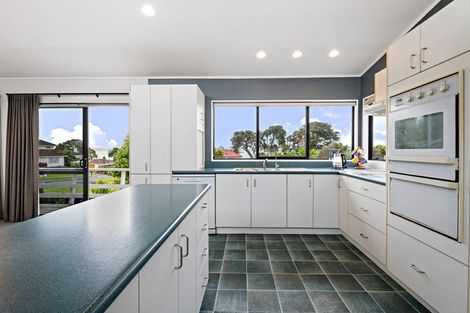 Photo of property in 4 Channel View Road, Clarks Beach, Pukekohe, 2679