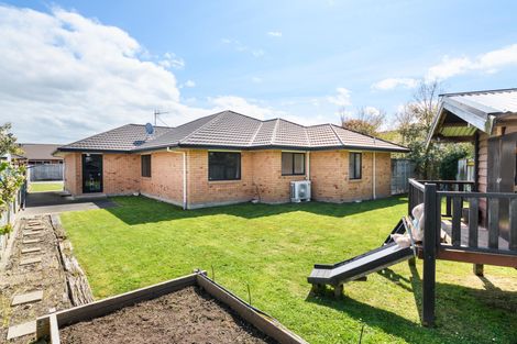 Photo of property in 23 Walnut Grove, Kelvin Grove, Palmerston North, 4414