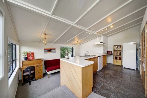 Photo of property in 79 Cascades Road, Pakuranga Heights, Auckland, 2010