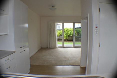 Photo of property in 1/133 Shakespeare Road, Milford, Auckland, 0620