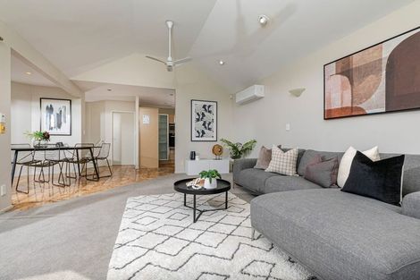 Photo of property in 2/28 East Coast Road, Milford, Auckland, 0620