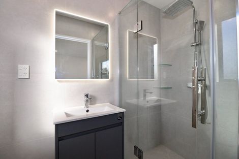 Photo of property in 3f Wilbur Place, Pakuranga Heights, Auckland, 2010