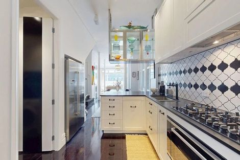 Photo of property in 322 Oriental Parade, Oriental Bay, Wellington, 6011