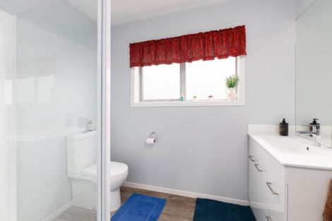 Photo of property in 43 Carrs Road, Urenui, 4377