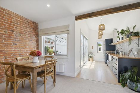 Photo of property in 201 Onepu Road, Lyall Bay, Wellington, 6022