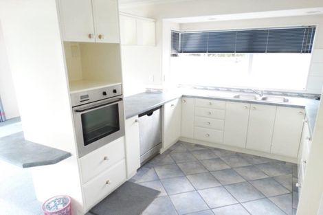 Photo of property in 92 Bob Charles Drive, Golflands, Auckland, 2013