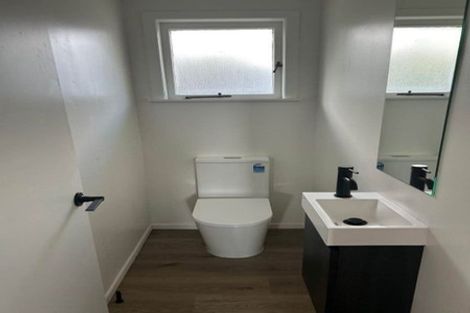 Photo of property in 9 Awaroa Road, Helensville, 0800