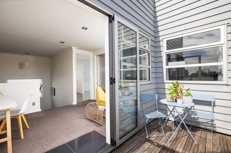 Photo of property in 9b Chilman Street, Strandon, New Plymouth, 4312