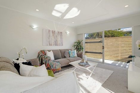 Photo of property in 1/66 Coronation Road, Hillcrest, Auckland, 0627