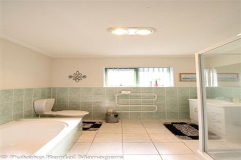 Photo of property in 2 Eloise Place, Clendon Park, Auckland, 2103