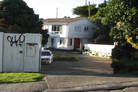 Photo of property in 51 Lyndfield Lane, Newlands, Wellington, 6037