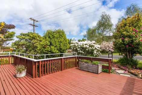 Photo of property in 27 Titoki Avenue, Waipahihi, Taupo, 3330