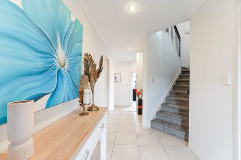 Photo of property in 12 Kouras Place, Flat Bush, Auckland, 2016
