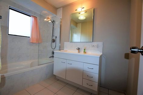 Photo of property in 31 Posa Avenue, Henderson, Auckland, 0612