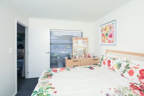 Photo of property in 2/4 Ross View Terrace, Dinsdale, Hamilton, 3204