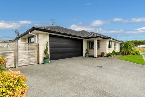 Photo of property in 2 Vesey Drive, Katikati, 3129