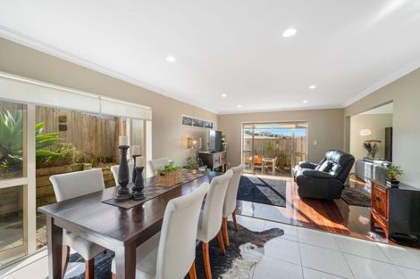 Photo of property in 54 Gold Street, Albany Heights, Auckland, 0632