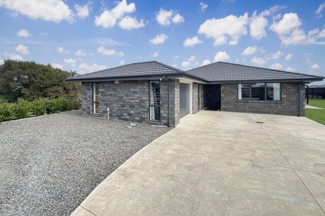 Photo of property in 3 Omahuru Road, Glenbrook, 2681