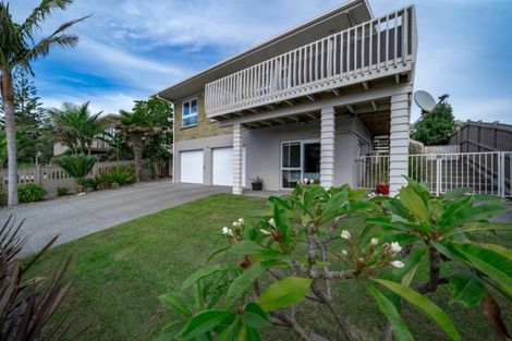 Photo of property in 700a Papamoa Beach Road, Papamoa Beach, Papamoa, 3118