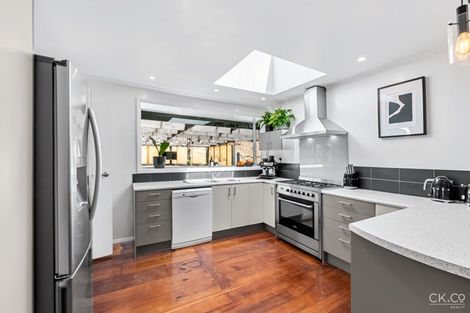 Photo of property in 74 Elmslie Road, Pinehaven, Upper Hutt, 5019