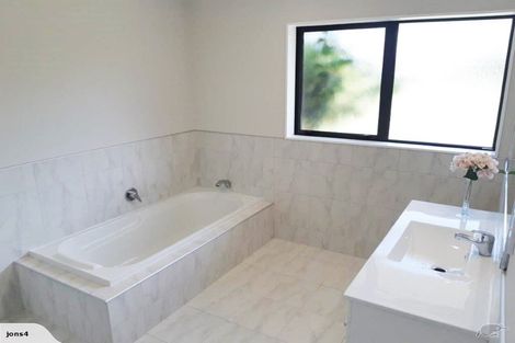 Photo of property in 124 Mt Taylor Drive, Feilding, 4775