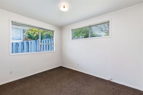 Photo of property in 1/11 Cassia Place, Sunnynook, Auckland, 0620