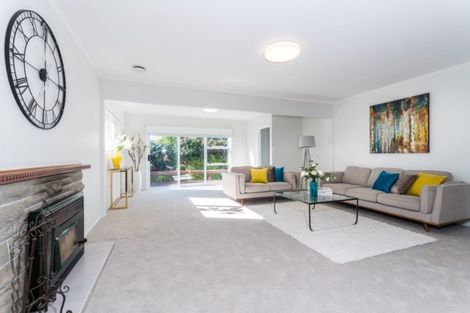 Photo of property in 70 Blakeborough Drive, Forrest Hill, Auckland, 0620