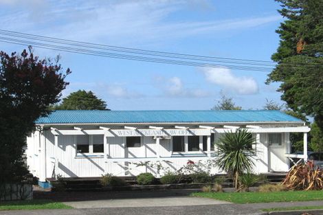 Photo of property in 97 Hobsonville Road, West Harbour, Auckland, 0618