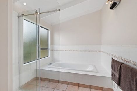 Photo of property in 361g Paremoremo Road, Paremoremo, Auckland, 0632