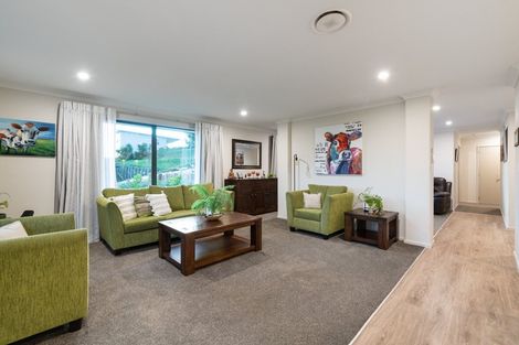 Photo of property in 2 Raptor Way, Welcome Bay, Tauranga, 3175