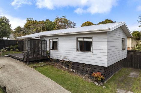 Photo of property in 1/98 Barrys Road, Glendene, Auckland, 0602