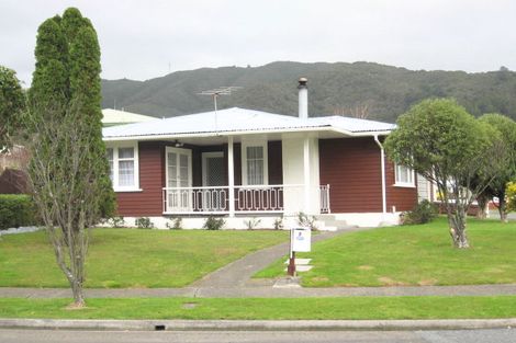 Photo of property in 2 Lowry Crescent, Stokes Valley, Lower Hutt, 5019