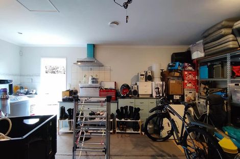 Photo of property in 3 Lantern Court, Henderson, Auckland, 0612