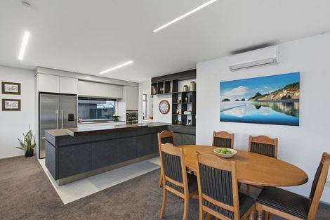 Photo of property in 21 Hine Street, New Plymouth, 4310
