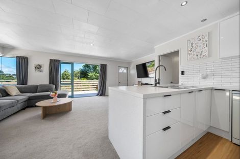 Photo of property in 89b Poplar Grove, Whalers Gate, New Plymouth, 4310