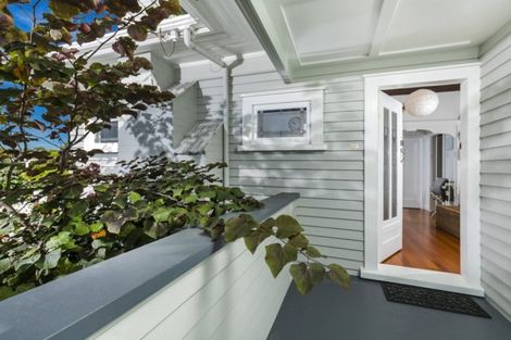 Photo of property in 23 Eversleigh Road, Belmont, Auckland, 0622