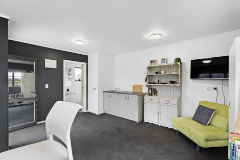 Photo of property in 16 Daniel Place, Kelvin Grove, Palmerston North, 4414