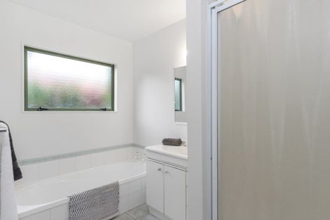 Photo of property in 10 Dalton Drive, Papamoa Beach, Papamoa, 3118