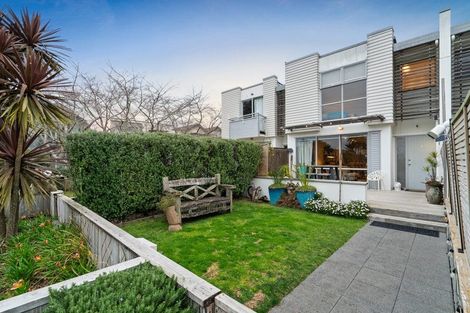 Photo of property in 16 Willow Camp Road, Takanini, 2112